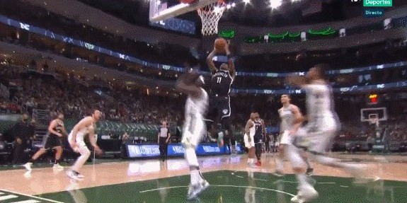 FB体育官网-欧文踩到字母哥崴脚伤退 篮网雄鹿局势彻底反转