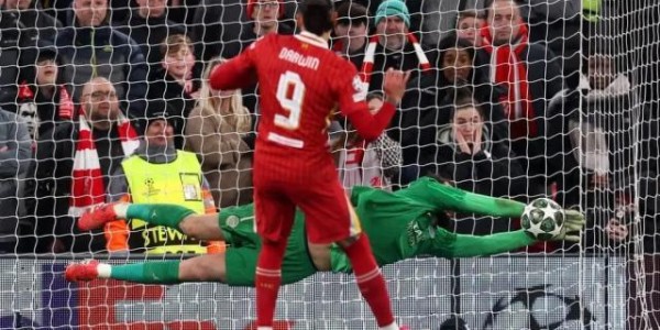 FB体育官网-不敌大巴黎三冠梦碎 利物浦“现了原形”