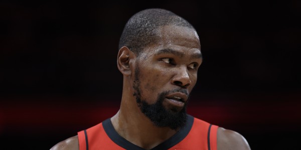 解说：杜兰特背靠背干了85分钟 真啃老啊&amp;amp;咔咔啃啊这是